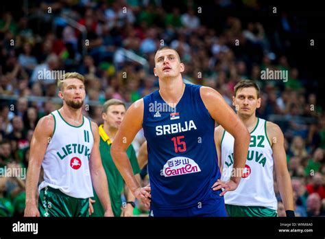 Domantas sabonis dunk hi-res stock photography and images - Alamy