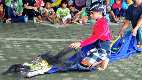 Barongan Bocil Keren Banget Tak Kalah Dari Seniornya Ebeg Wahyu Cakra