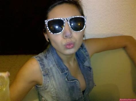 TEEN Vs MATURE ShesFreaky