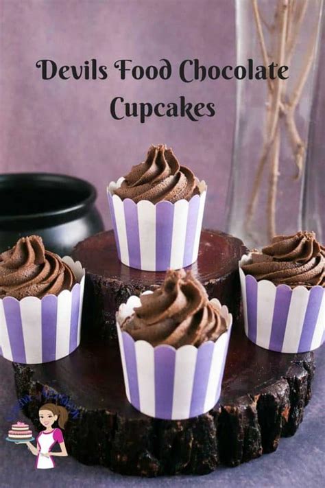 Devil S Food Chocolate Cupcakes With Dark Chocolate Frosting Veena