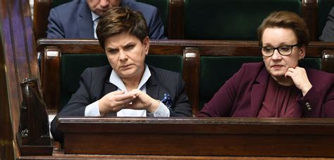 Szydło odpowiada opozycji ws odwołania MEN Wprost