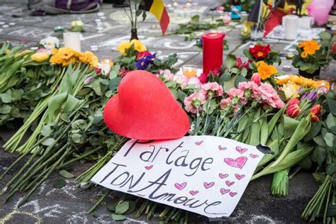 Anschläge in Brüssel Gedenken der Opfer auf dem Place de la Bourse