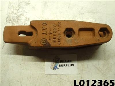 This Is A Caterpillar Vertical Pinned Adapter K