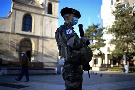 Terrorisme la France et Macron visés dans une vidéo d Al Qaïda