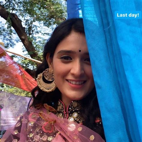 Yeh Rishta Kya Kehlata Hai Pankhuri Awasthy Aka Vedika Shoots For Her