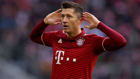 Bundesliga Robert Lewandowski zaprezentował nową koszulkę Bayernu