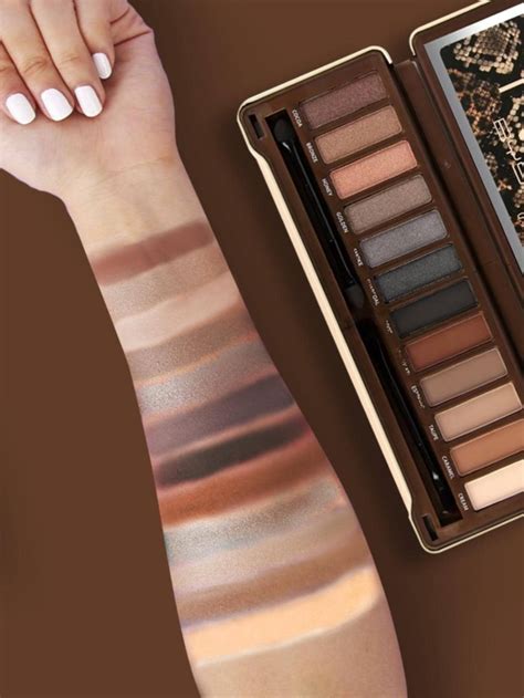 Paleta De Sombras Satinadas Y Mate En Lata Nude Moda De Mujer