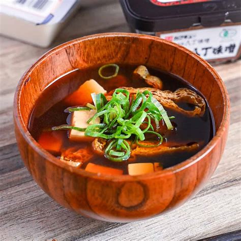 Red Miso Soup With Tofu And Seaweed Akadashi Sudachi Recipes