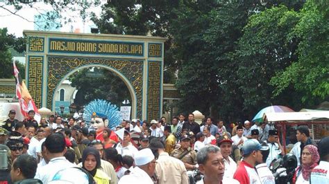 Foto Simpatisan Prabowo Hatta Padati Masjid Agung Sunda Kelapa