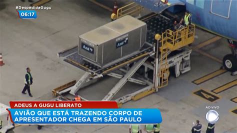 Veja O Momento Em Que O Corpo De Gugu Liberato Chega Ao Brasil