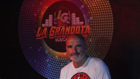 La Grandota una nueva discoteca en Santiago de música latina con cachimbas de más de sabores