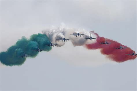 Aeronautica Militare Grande Successo Per L Airshow Del Centenario FOTO