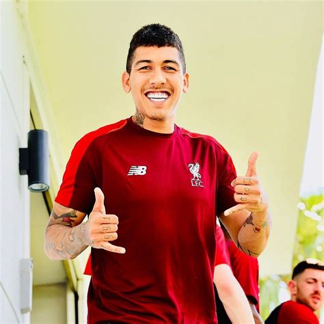 Bobby Firmino on Instagram: “🤙🏻😁🤙🏻” | Lfc, Instagram posts, Athletic jacket