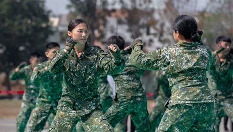 刺槍術爭議！蔡英文首度視察國軍「近戰格鬥」：盼更貼近實戰 政治 Newtalk新聞