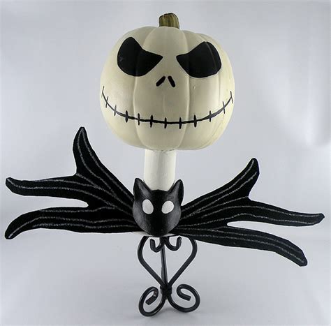 DIY Jack Skellington Decoration (How to Make A Jack Skellington Head)