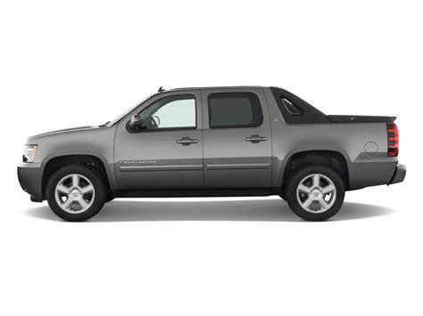 2011 Chevrolet Avalanche Chevy Review Ratings Specs Prices And