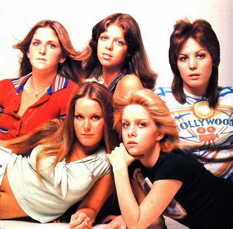 The Runaways Clockwise From Back Left Sandy West Jackie Fox Joan Jett Cherie Currie And