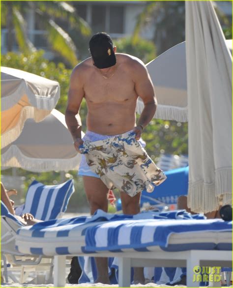 Kim Kardashian S Ex Husband Kris Humphries Spotted Going Shirtless During Trip To Miami New