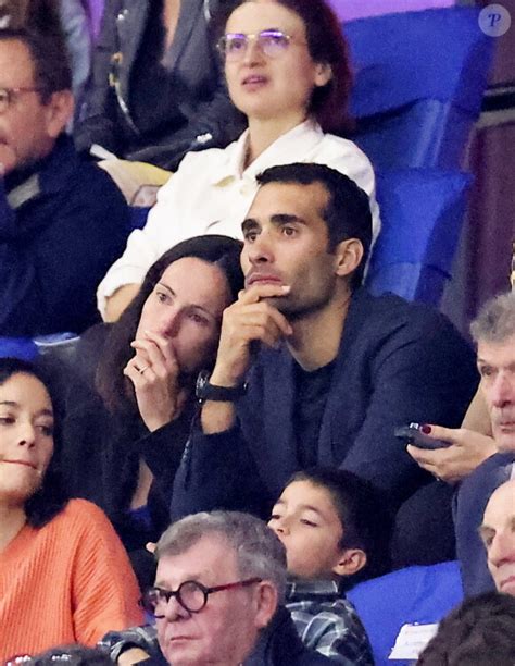 Photo Martin Fourcade et sa femme Hélène People dans les tribunes