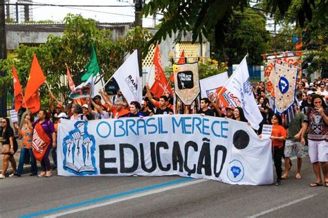 Protesto De Estudantes Pelo Brasil Ago Poder