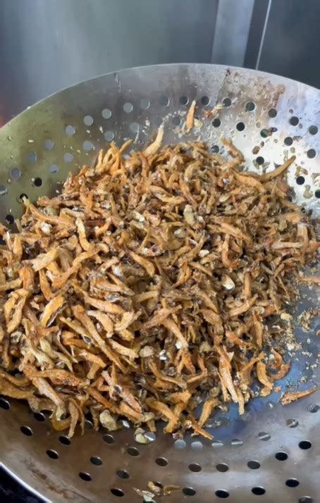 Chef Kongsi Tip Goreng Ikan Bilis Supaya Rangup Lama Wangi Sampai