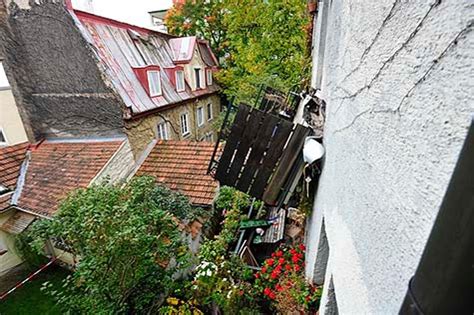 Balkon Abgerissen Mann Rettet Sich In Letzter Sekunde