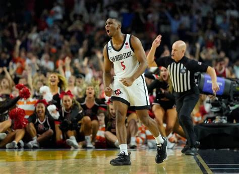 San Diego State Wins On Buzzer Beater Over Florida Atlantic Advances To Ncaa Title Game The