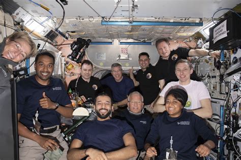 Mira A Los Astronautas Privados Del Ax Regresar A La Tierra En El