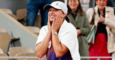 Iga Swiatek celebra cumpleaños con triunfo en Roland Garros