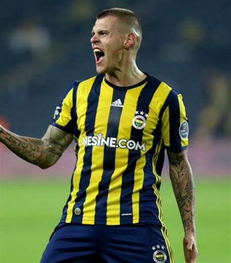 Martin Skrtel Scored An Incredible Goal