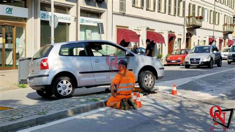 RIVAROLO CANAVESE Auto Esce Da Via Rejneri E Finisce Sulla Banchina