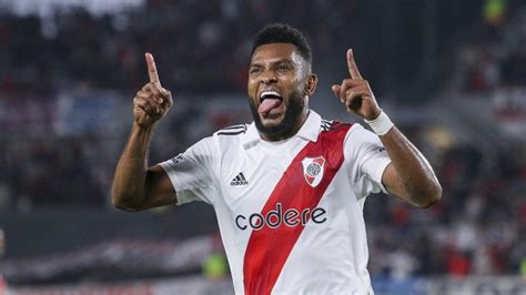 River Plate Aplast A Un D Bil Estudiantes Y Se Acerc A La