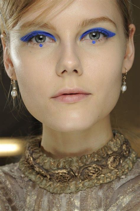 Pat Mcgrath S Most Mesmerising Beauty Looks Catwalk Makeup Runway