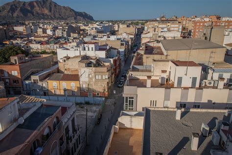 Hombre Fallece En Orihuela Tras Caer Desde Un Cuarto Piso Mientras