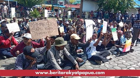 PT Freeport Indonesia Eksploitasi SDA Batasi Kuota Beasiswa Pelajar