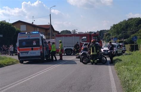 Appiano Gentile Scontro Tra Una Moto E Un Auto Ferito Un Ragazzo Di