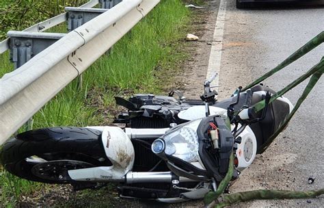 Tödliches Überholmanöver Motorradfahrer aus Kreis Eichstätt kommt ums