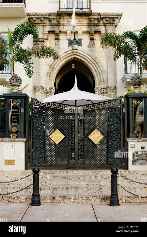 Gianni versace mansion hi-res stock photography and images - Alamy