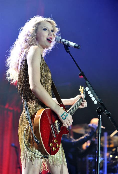 Speak Now World Tour London England March 30th 2011 Speak Now