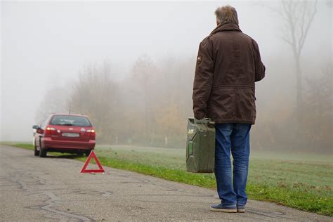 Tank Auf Autobahn Leer Was Soll Man Tun Welche Strafe Gibt Es