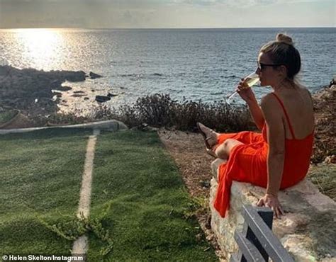 Helen Skelton Displays Her Phenomenal Physique In Tiny Blue Bikini Daily Mail Online