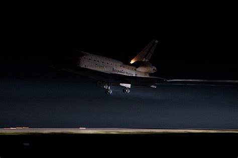 Spaceflight Now Sts Photo Gallery Endeavour Glides Home