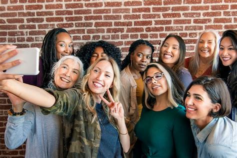 Premium Photo Group Of Diverse Women Taking A Selfie