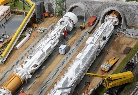 Tunnelbohrmaschine Gripper TBM Eifrige Geschäftswelt Miniaturwelten