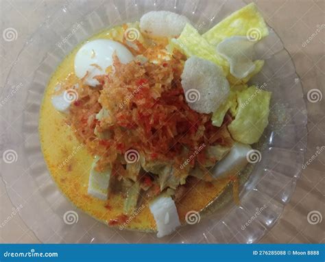 Lontong Sayur Komplit Or Lontong Cap Go Meh, Indonesian Rice Cake Soup ...