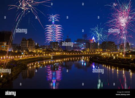 Taipei 101 firework show Stock Photo - Alamy