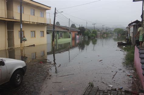 Risco De Alagamentos E Chuvas De At Mil Metros Como Ser A Ltima