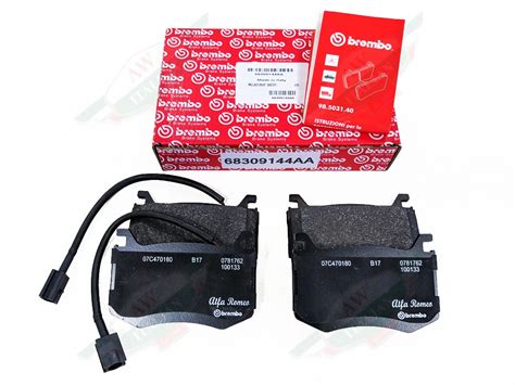 Alfa Romeo Rear Brake Pad Set BREMBO Quadrifoglio 68309144AA AW