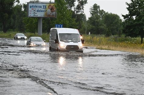 Szczecin Sparali Owany Po Ulewach Zalane Ulice Gdzie Jeszcze By A Burza