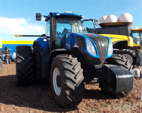 Tractor New Holland T8 275 Maquinac